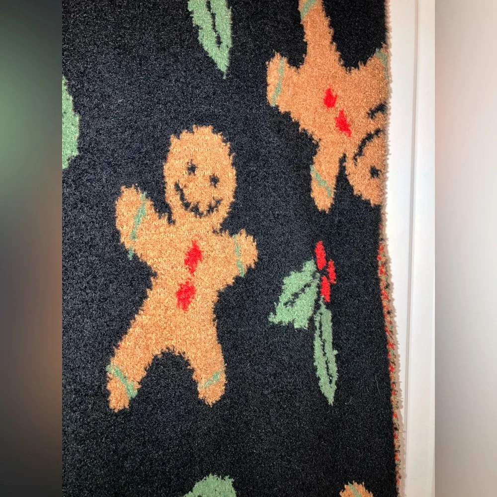 NWT Christmas Holiday Gingerbread Man Cookie Soft Throw Blanket